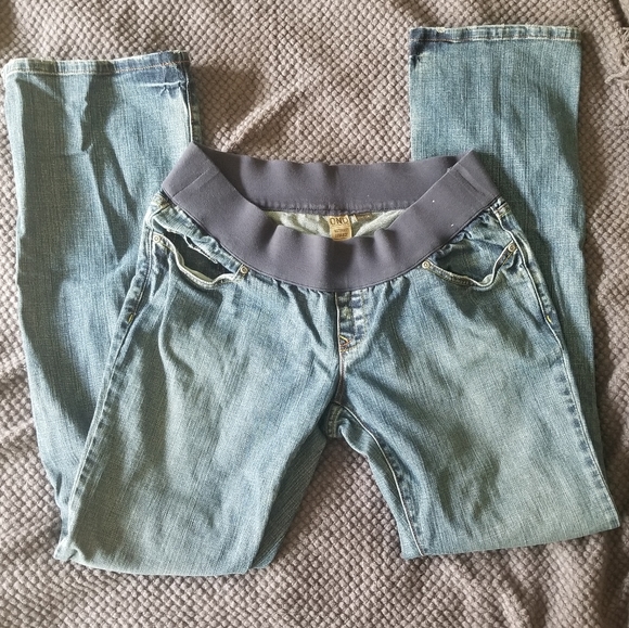 🛍Medium Long Maternity Jean's EUC Old Navy - Picture 2 of 5